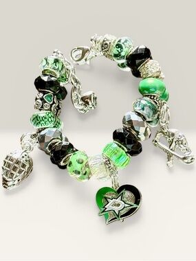 Dallas Stars beaded charm bracelet. NHL Stanley Cup Playoffs